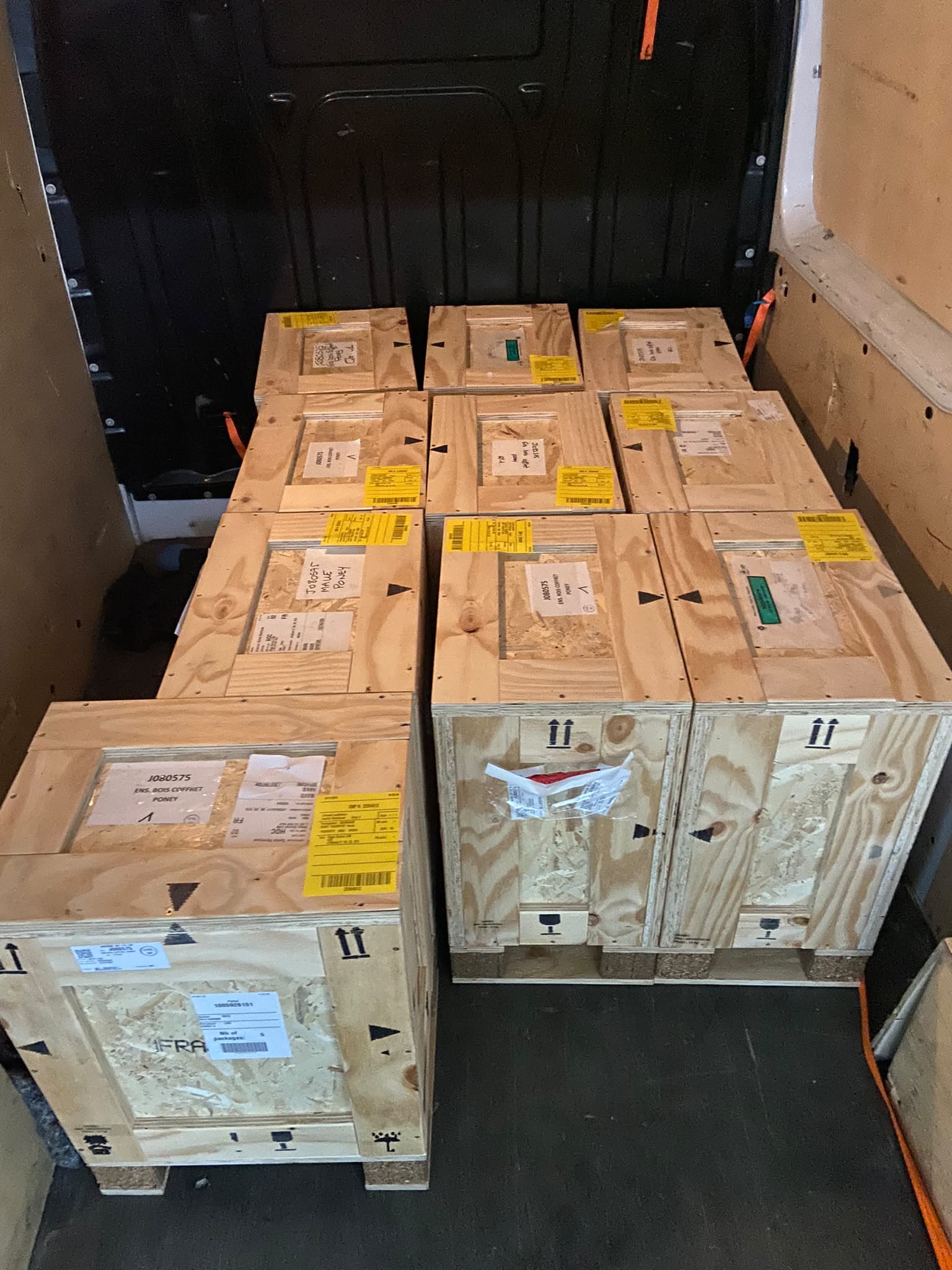 Caisses bois et mobilier protégé