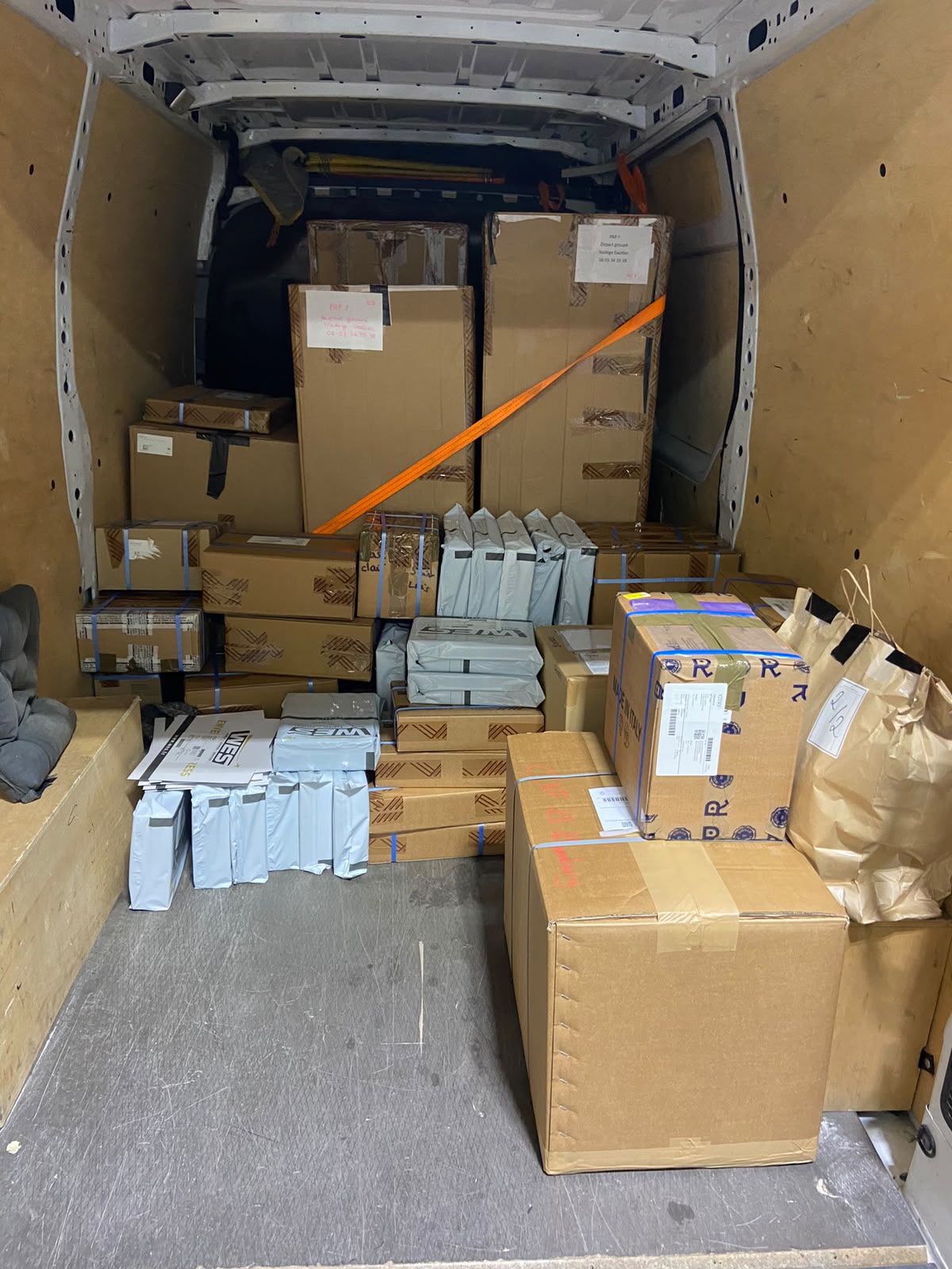 Chargement mobilier déménagement Paris - Prestige Transport